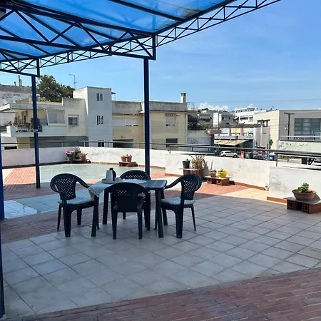 A Rooftop Let דירה Peraía